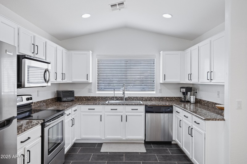 5045 E Duane Ln-8