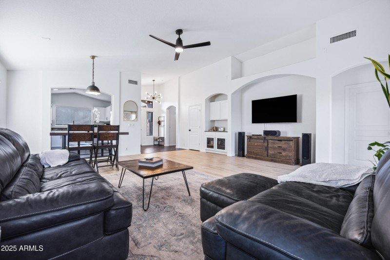 5045 E Duane Ln-16