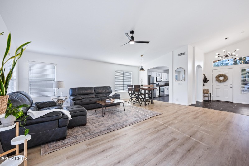 5045 E Duane Ln-17