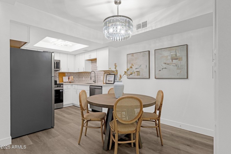 11-web-or-mls-1075-e-chandler-blvd-212