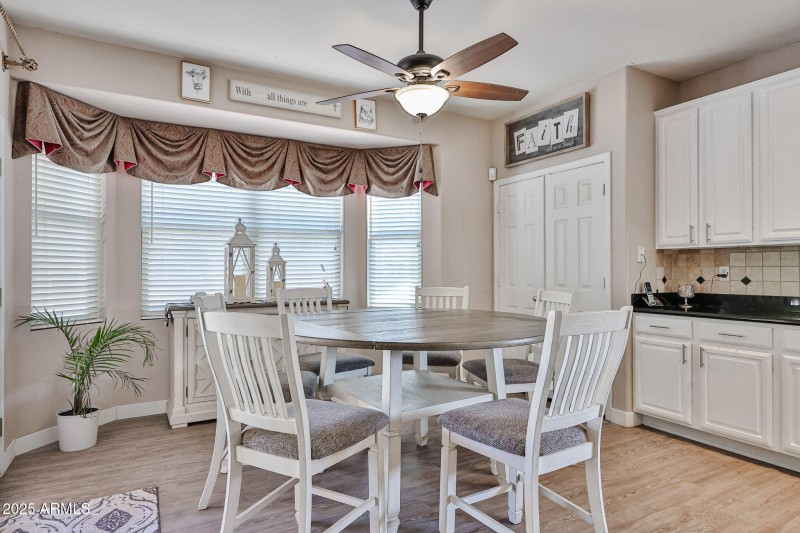 EAT-IN-KITCHEN