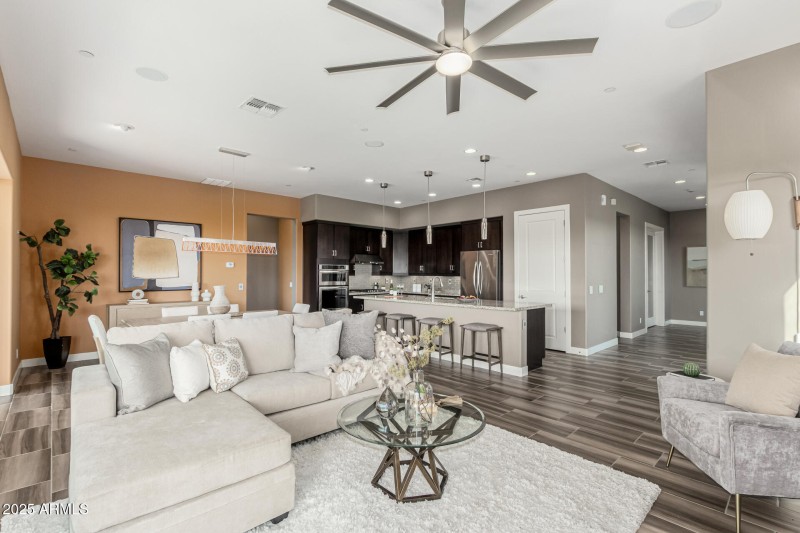 Pinnacle Pointe Unit 2037