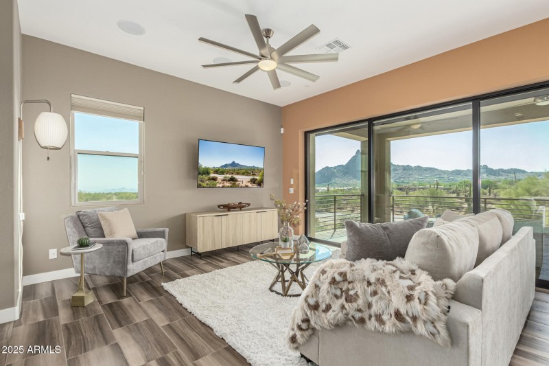 Pinnacle Pointe Unit 2037