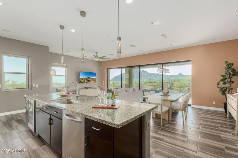 Pinnacle Pointe Unit 2037