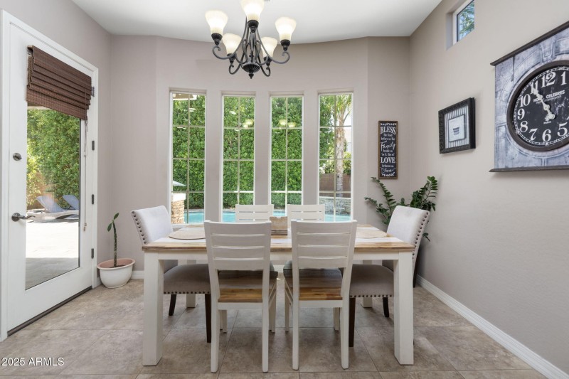 31-web-or-mls-QVB07827