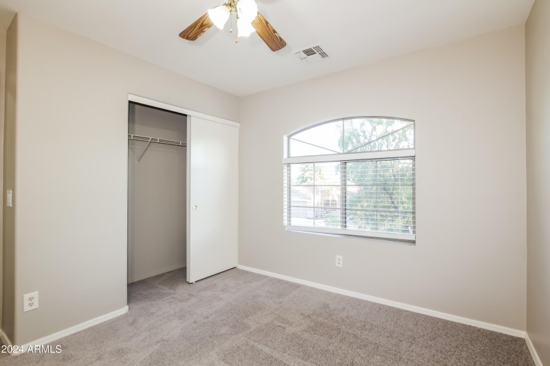 013-photo-bedroom-7664992