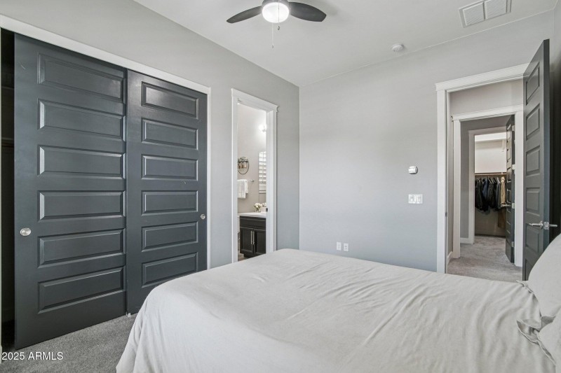 Bedroom 2 w/en suite