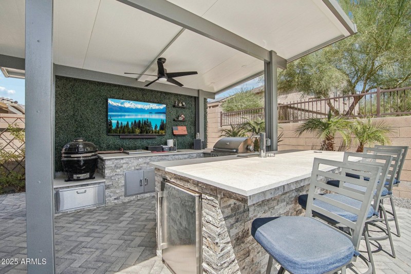 Outdoor kitchen and bar