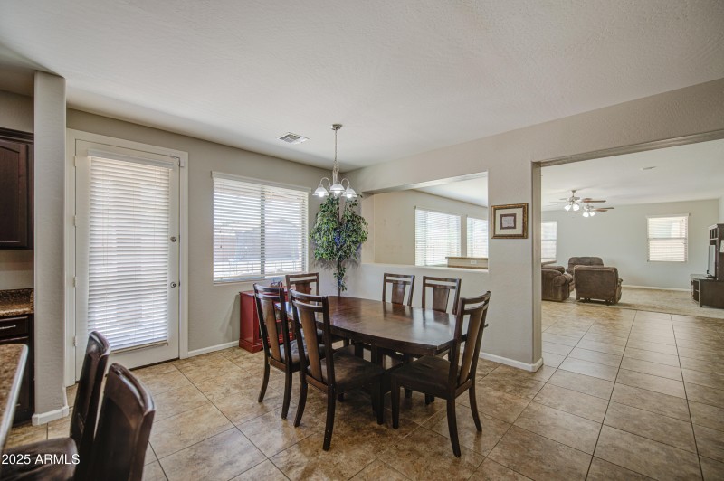 Eat in dining to family room