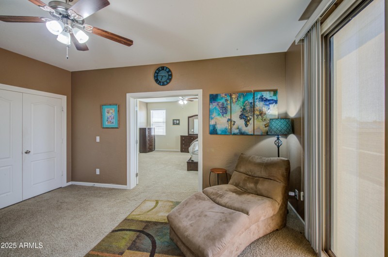 Primary bed sitting area