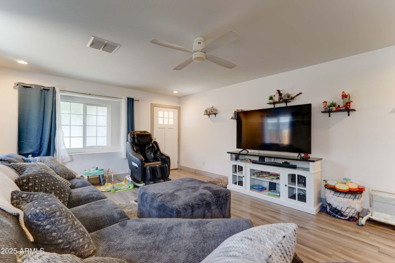 5034 S 11th-9