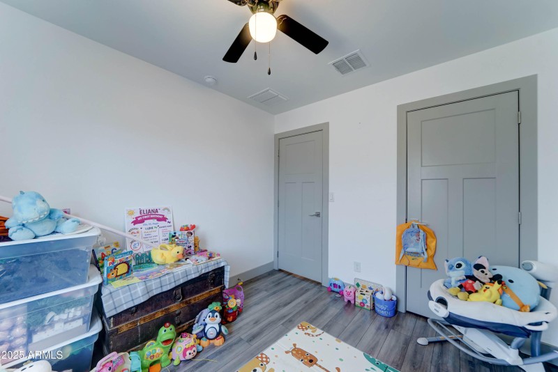 5034 S 11th-23