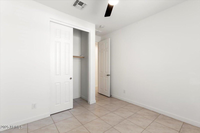 22521 E Twilight Dr 3rd bdr