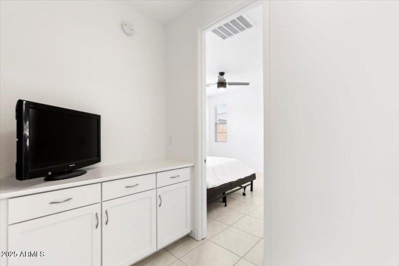 22521 E Twilight Dr ante-room