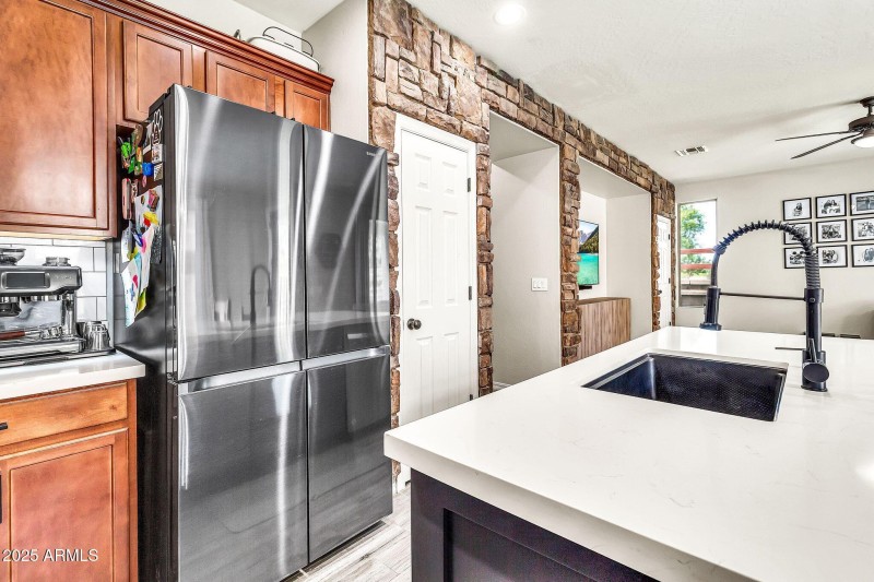 19010 E Swan Dr-13