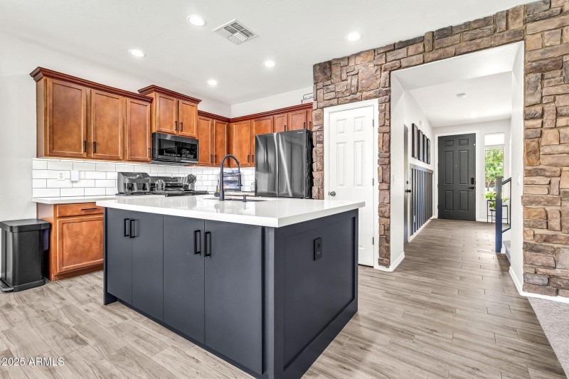 19010 E Swan Dr-18