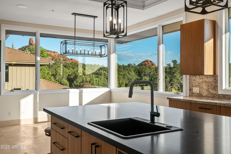 KITCHEN ISLAND