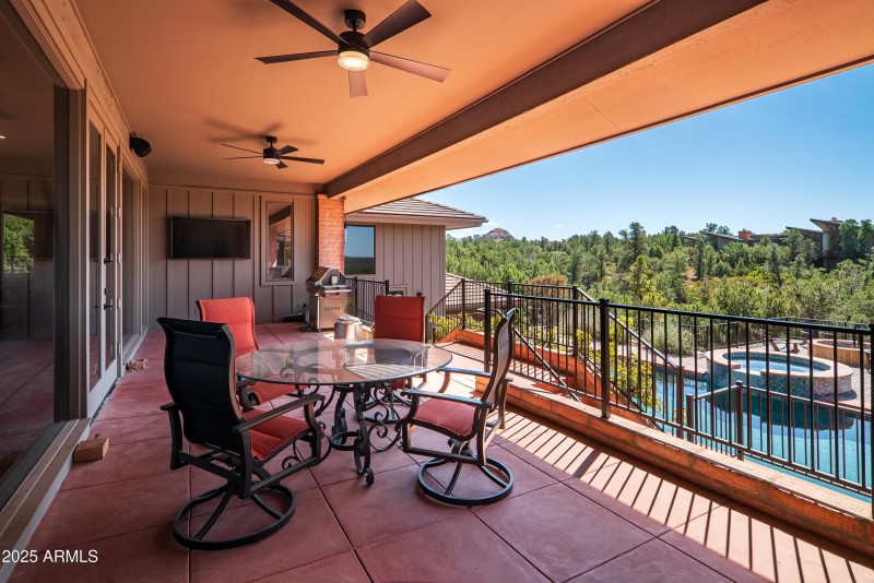 LOWER PATIO