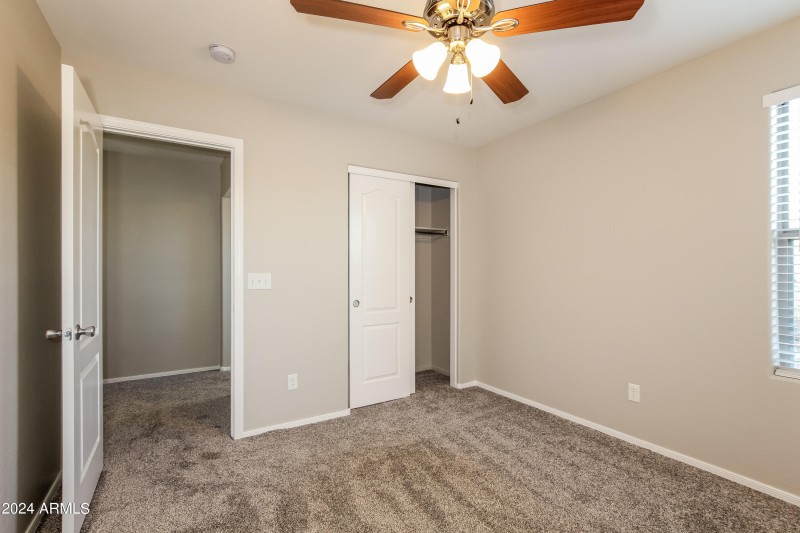 010-photo-bedroom-7827808