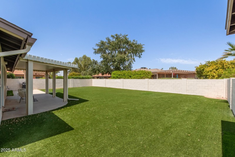 30 Low-Maintenance Backyard
