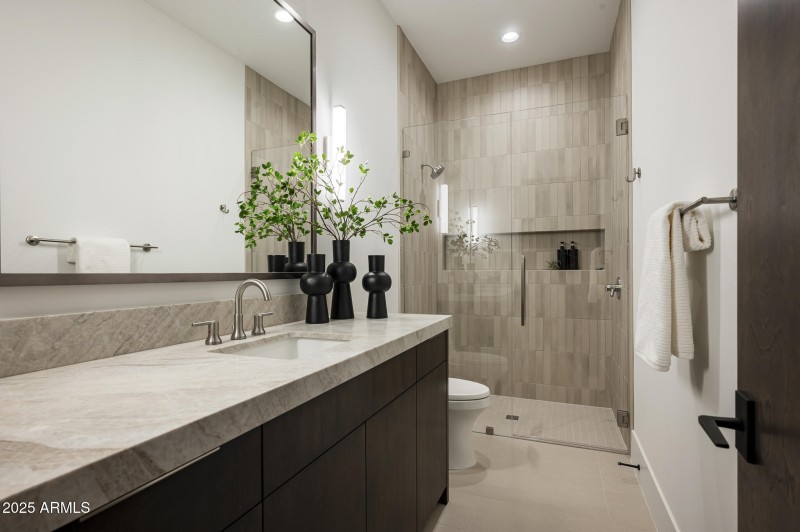 Guest Suite Bathroom