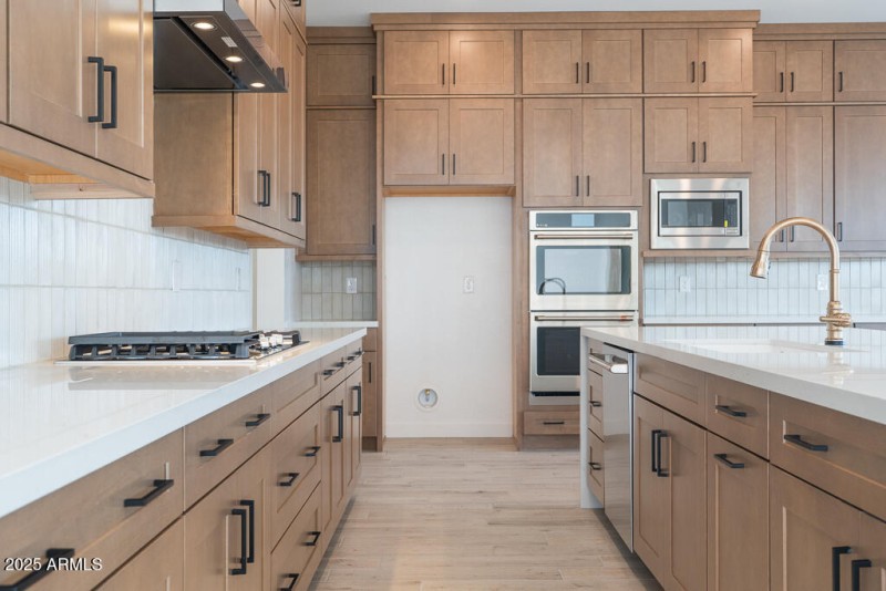 Tri Pointe Waterston Central 431 - Kitch
