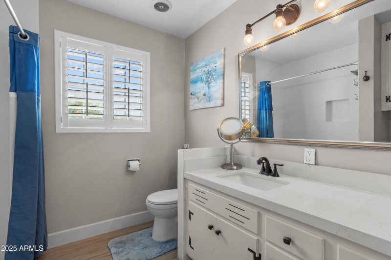 16_2301 n 38th st-5