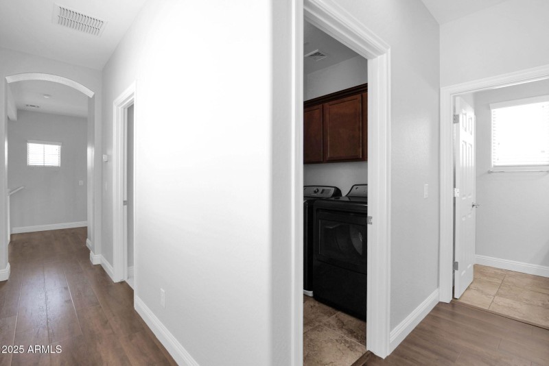 19095 Kingbird - 21Hallway