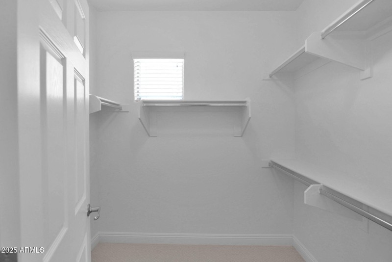 19095 Kingbird - 26Primary Closet