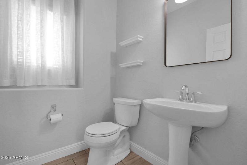 19095 Kingbird - 31Guest Bathroom