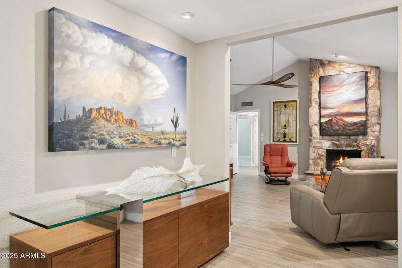 7-web-or-mls-207-w-surrey-ave