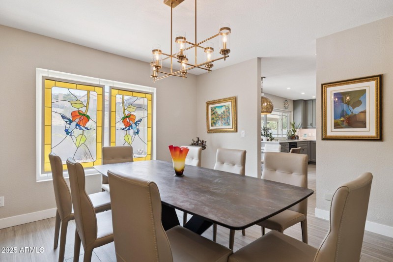 16-web-or-mls-207-w-surrey-ave