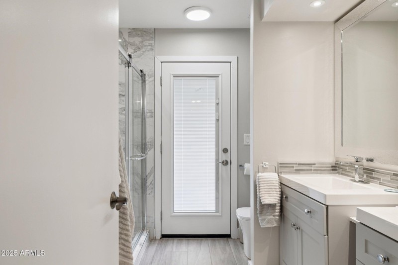 31-web-or-mls-207-w-surrey-ave