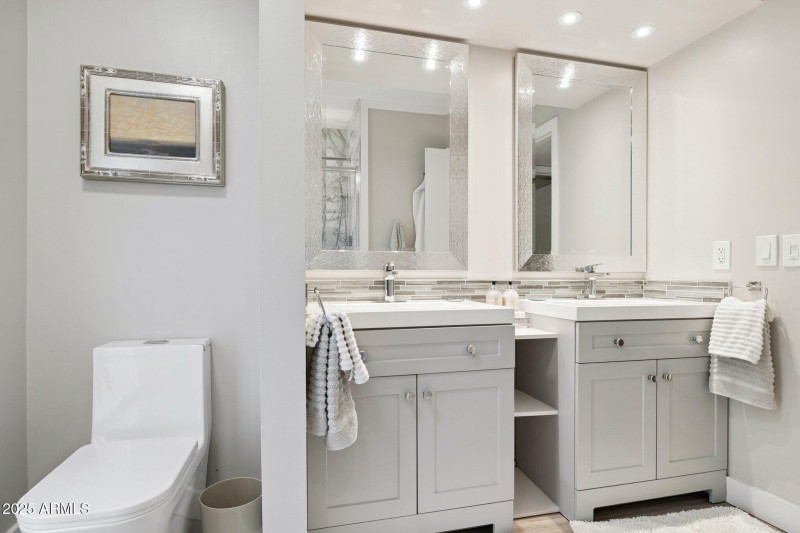 32-web-or-mls-207-w-surrey-ave