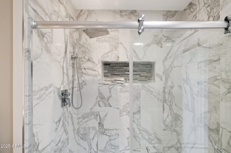 33-web-or-mls-207-w-surrey-ave