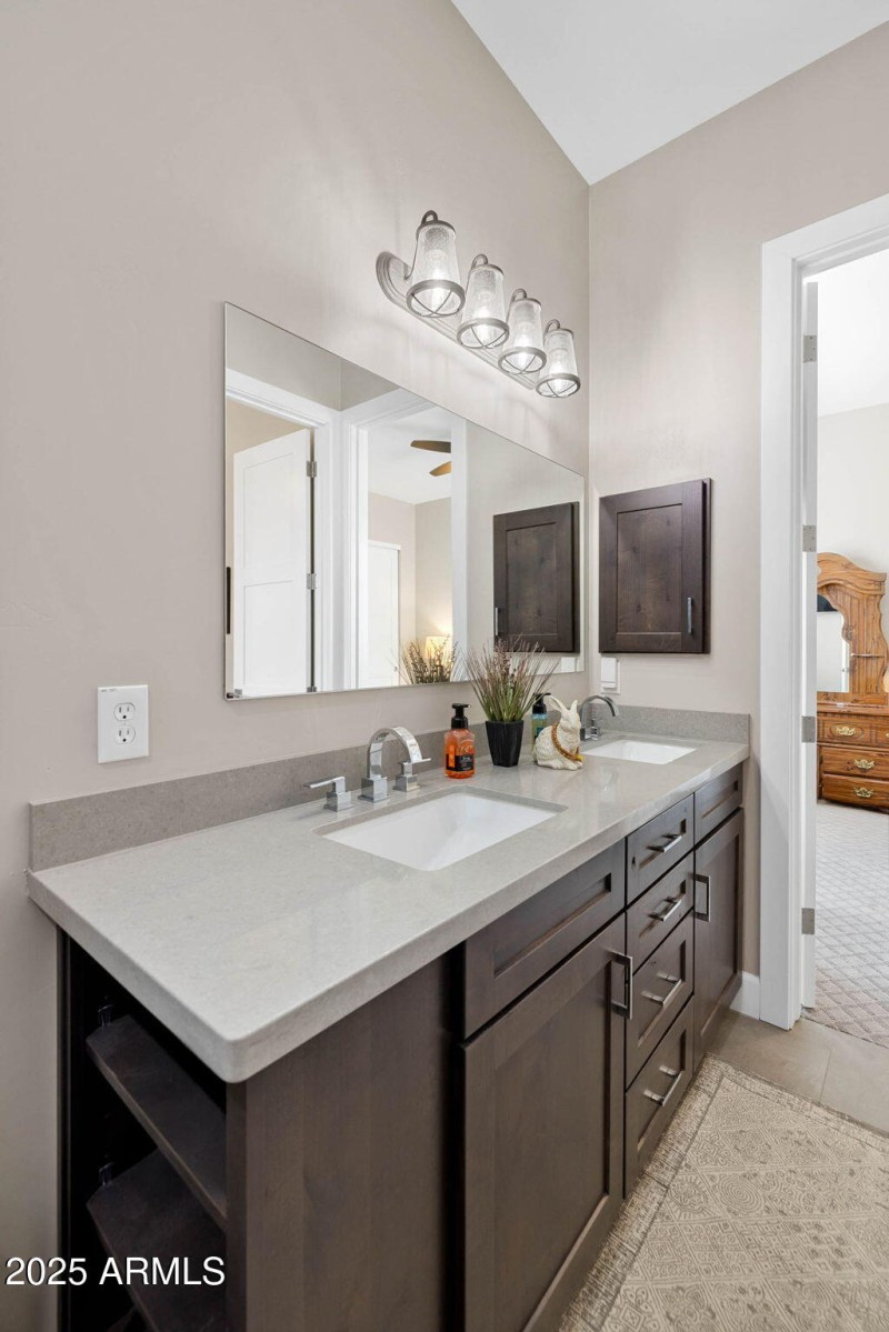 27-Bathroom 2 (2)