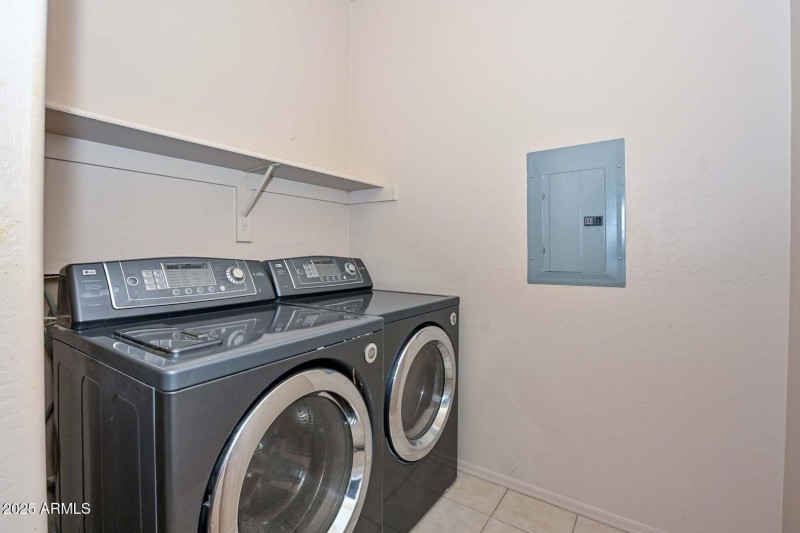 Laundry Room2