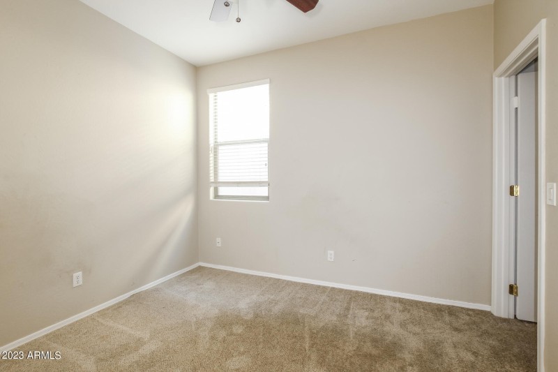 011-photo-bedroom-7612085