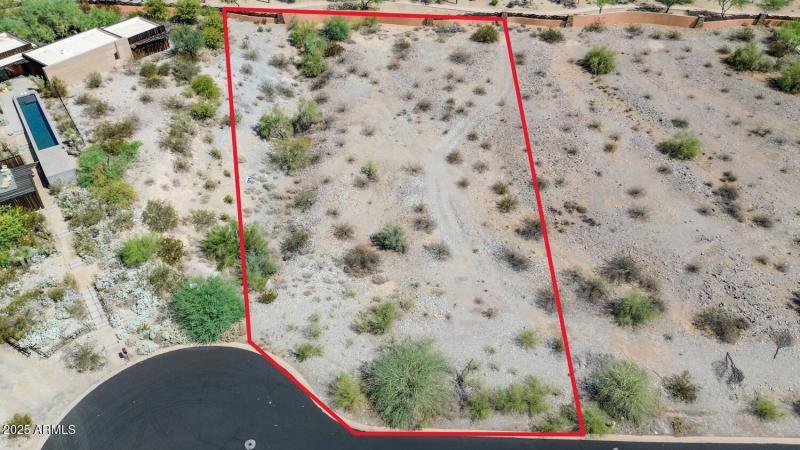 3304 E Stella Ln-large-011-007-DJI 0078-