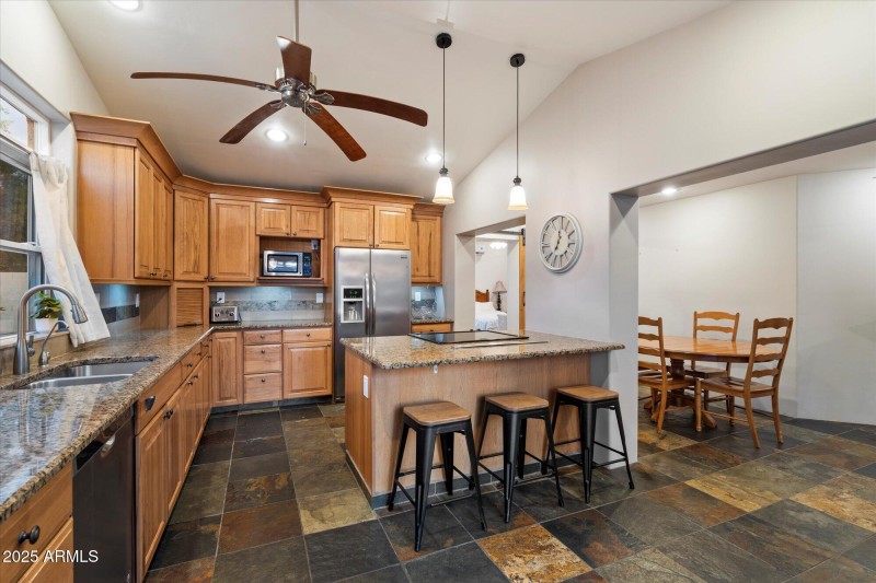 Eat-in Kitchen & Formal Dining