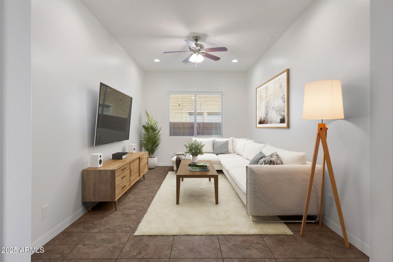 B6- Den or Bonus Room