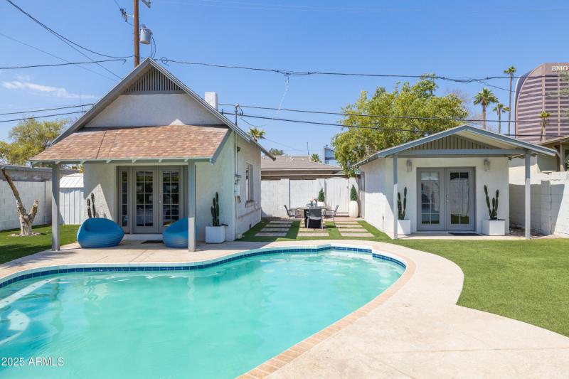 Casita 1 and Casita 2