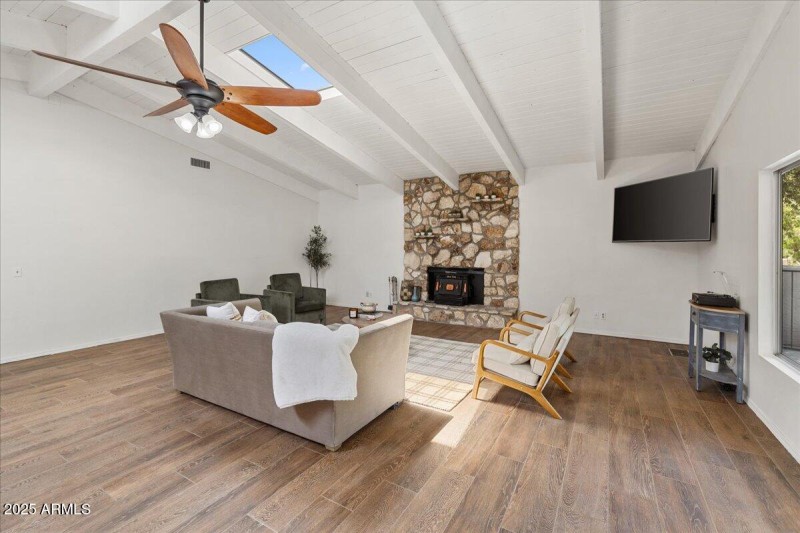 08-Living Room