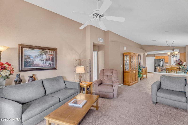 4128 E Woodland Dr