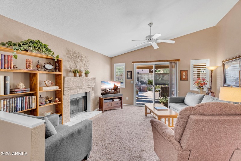 4128 E Woodland Dr