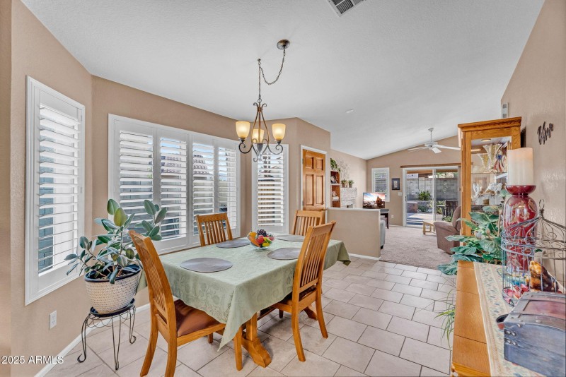 4128 E Woodland Dr