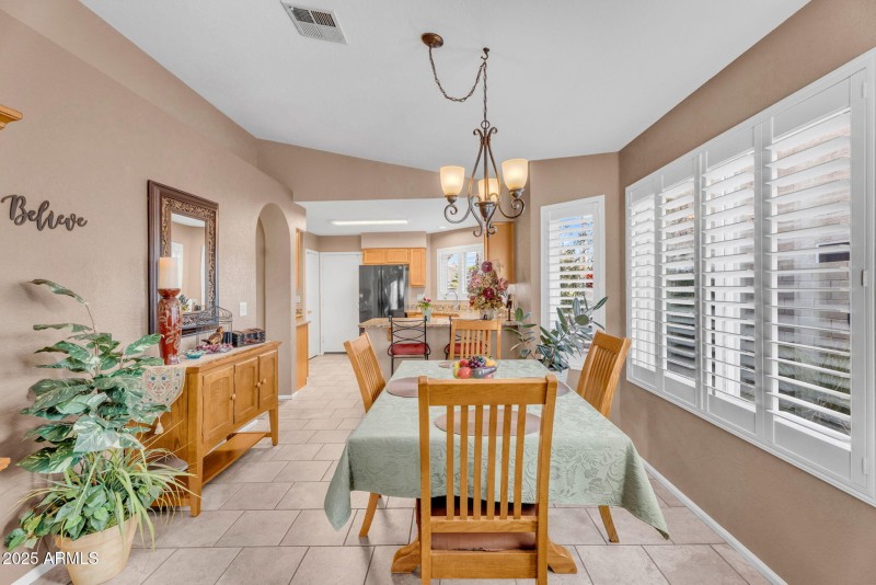 4128 E Woodland Dr