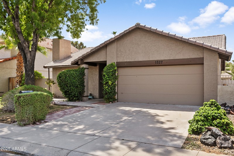 1527EWestwindway002