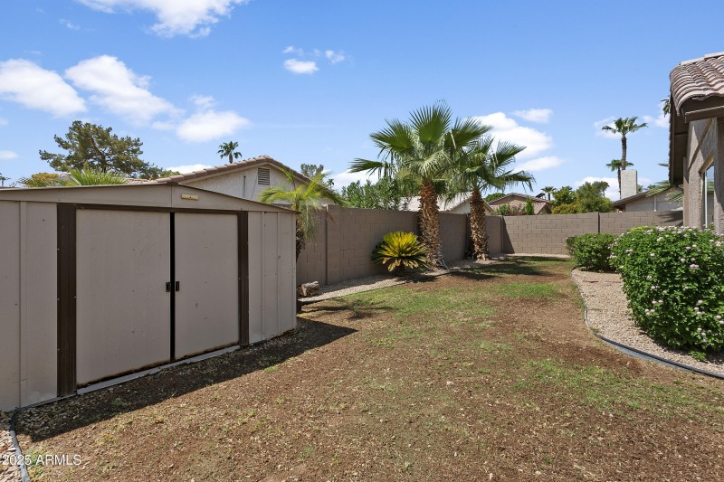 1527EWestwindway024