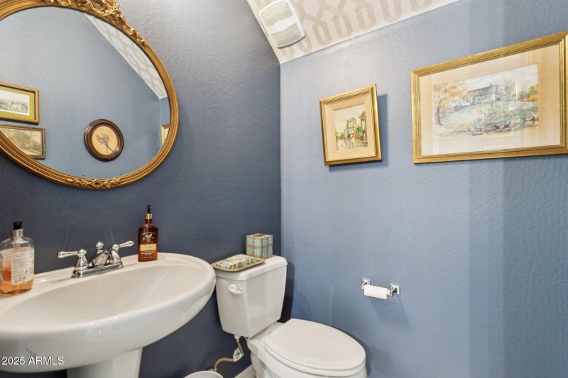 Powder room